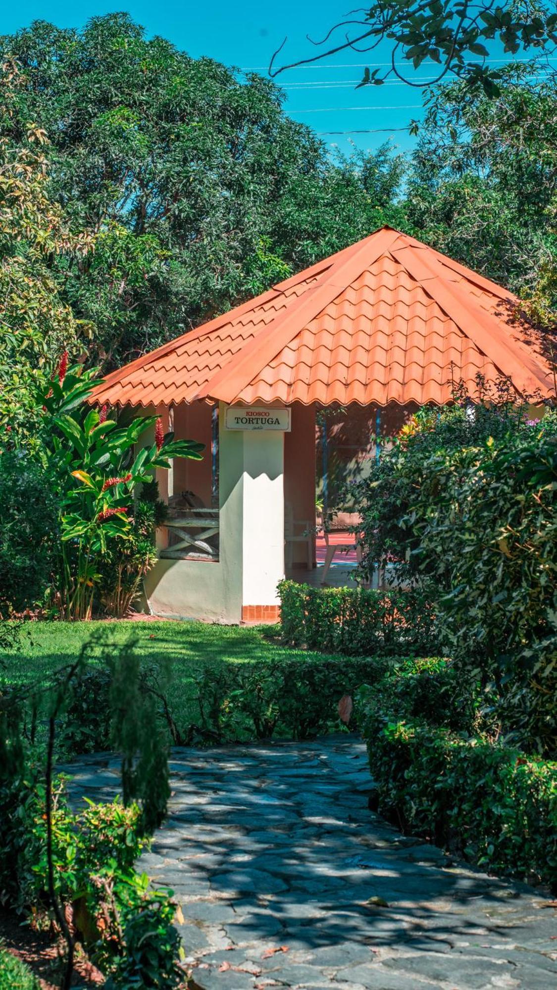 Guacamayos Hotel Bonao Exterior foto
